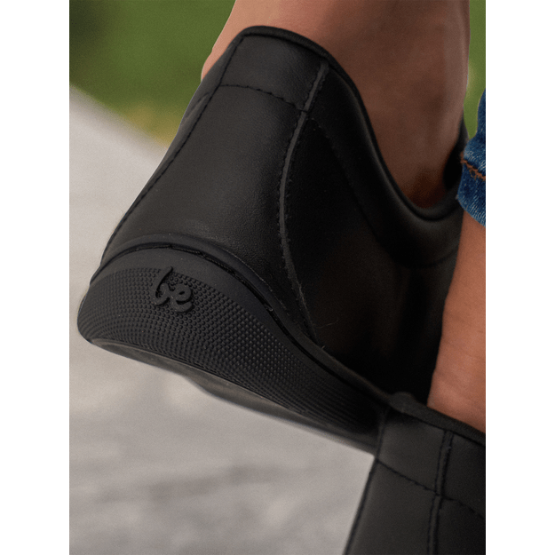 Be Lenka barefoot kedai Core - visiškai balti