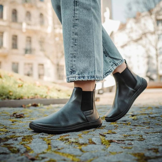 Chelsea Black Wide