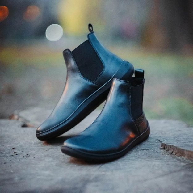 Chelsea Black Wide
