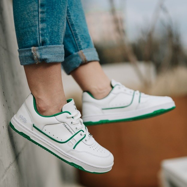 Barefoot kedai Barebarics Arise - White & Green