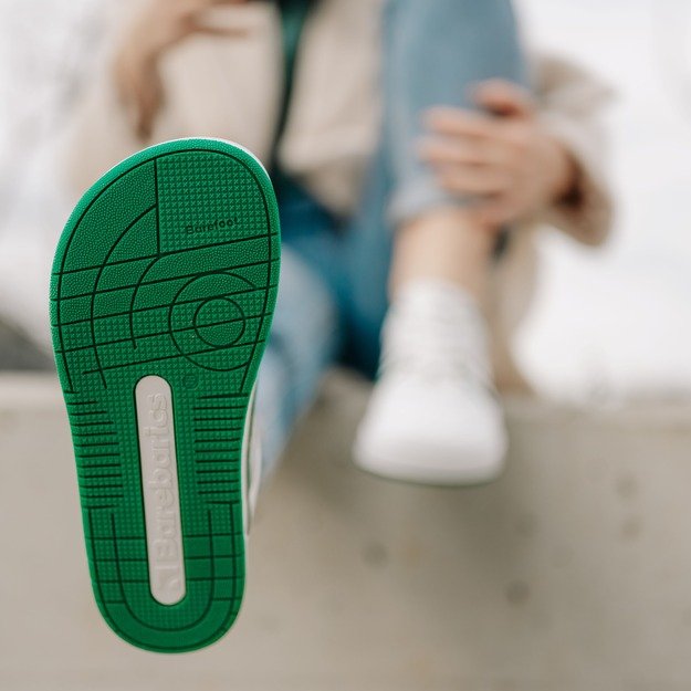 Barefoot kedai Barebarics Arise - White & Green