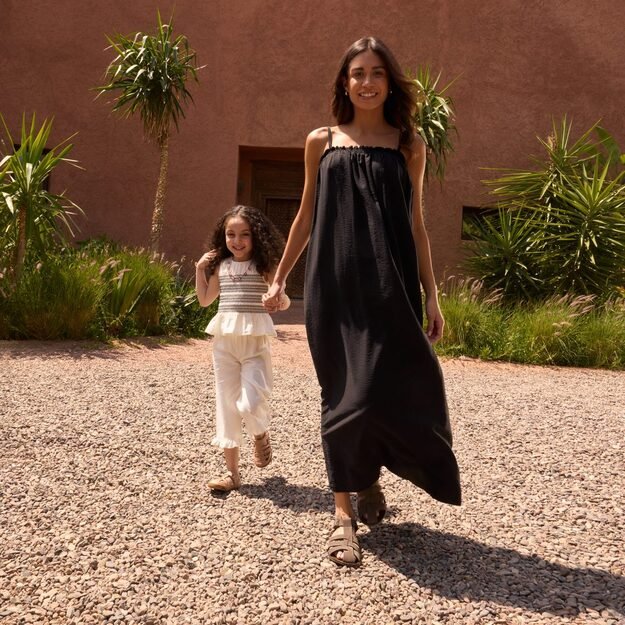 Barefoot Sand&aacute;ly GROUNDIES&reg; Catania Khaki