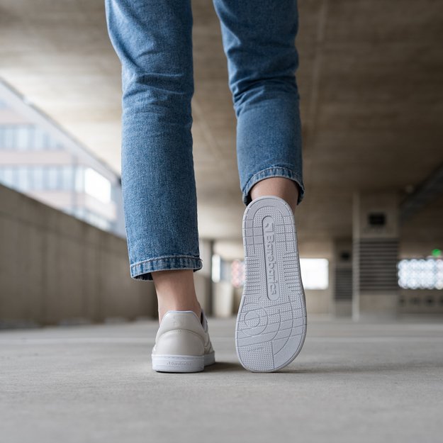 Barefoot kedai Barebarics Arise - Cream White