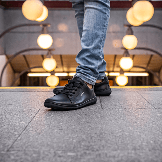 Moonwalker Black (Black)
