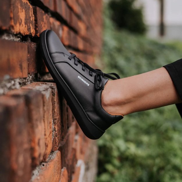 Moonwalker Black (Black)