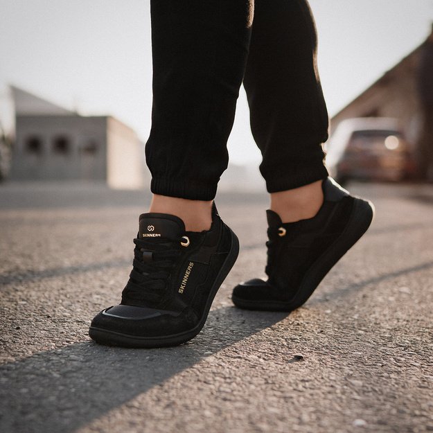 Skinners barefoot kedai Camina Black