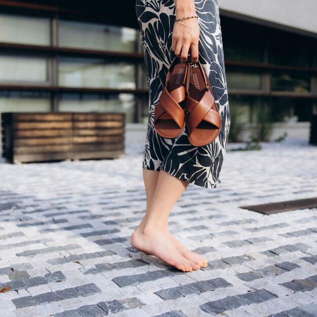 GROUNDIES® barefoot basutės Verona ruda